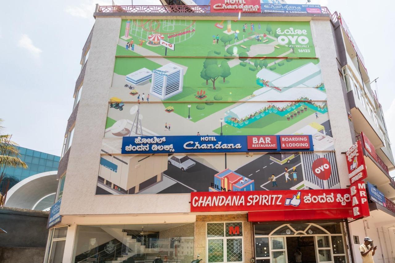 Oyo 16123 Chandana Deluxe Bangalore Buitenkant foto