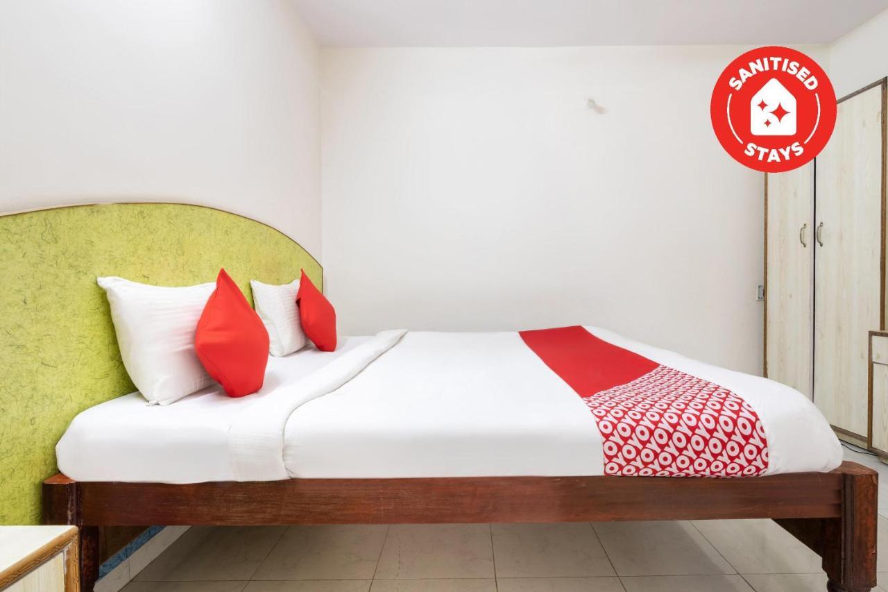 Oyo 16123 Chandana Deluxe Bangalore Buitenkant foto