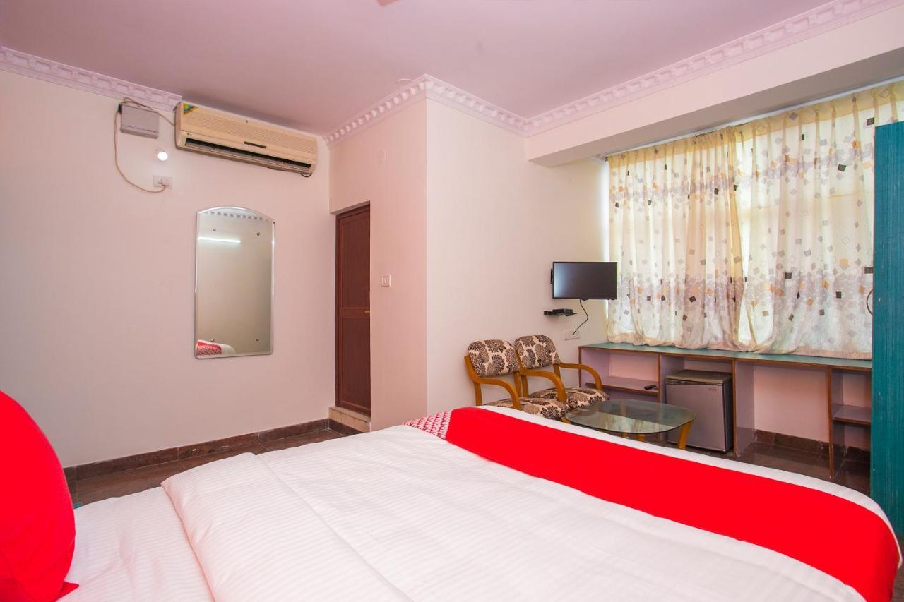 Oyo 16123 Chandana Deluxe Bangalore Buitenkant foto