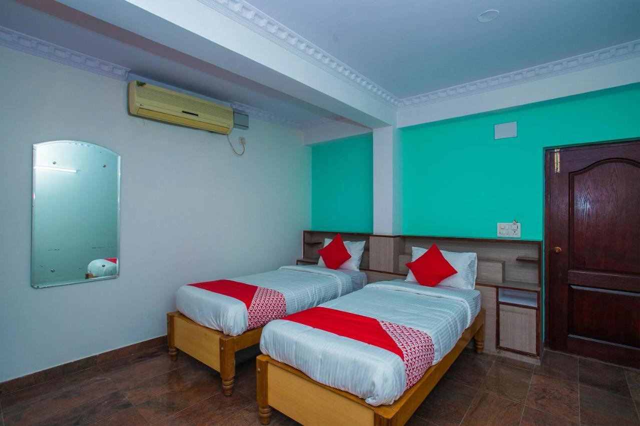 Oyo 16123 Chandana Deluxe Bangalore Buitenkant foto