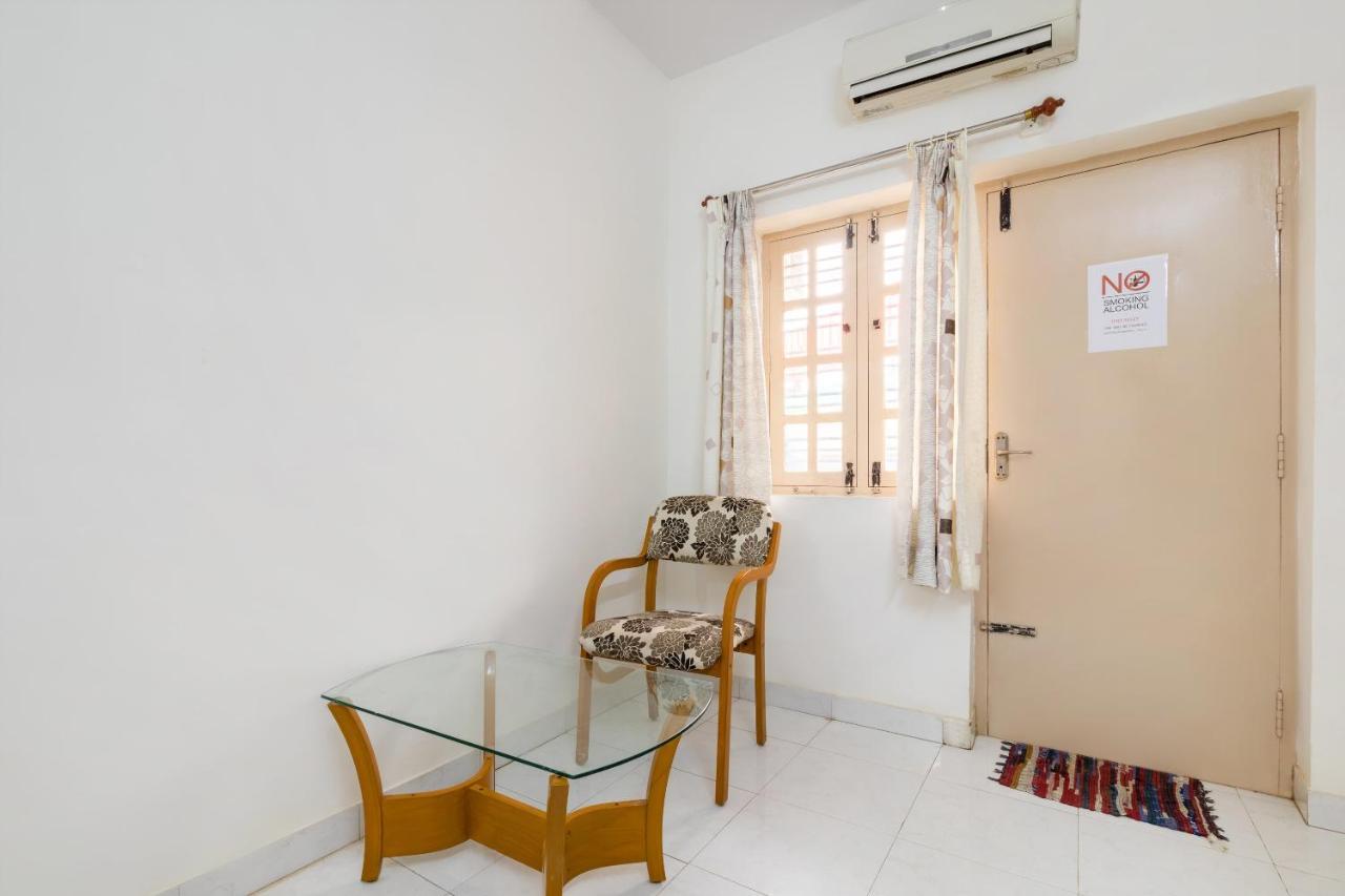 Oyo 16123 Chandana Deluxe Bangalore Buitenkant foto