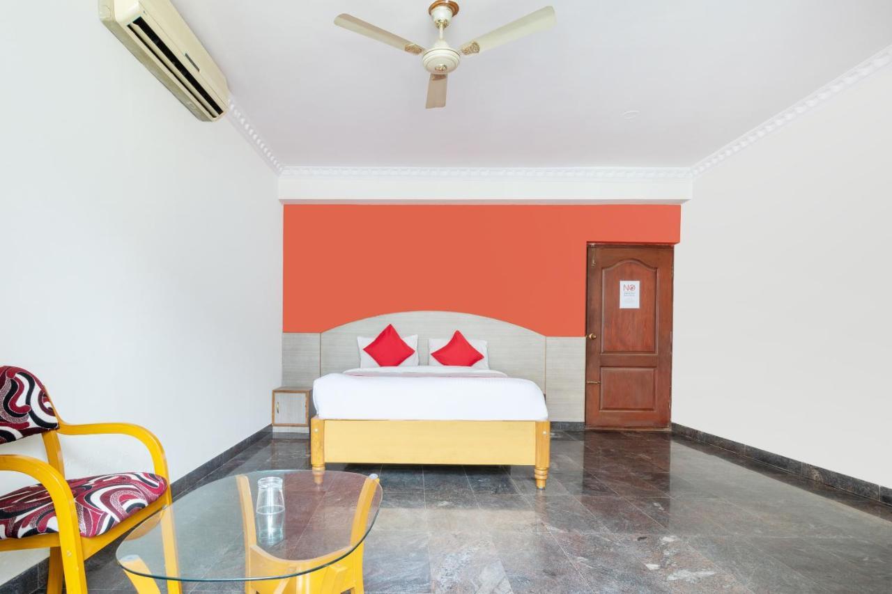 Oyo 16123 Chandana Deluxe Bangalore Buitenkant foto