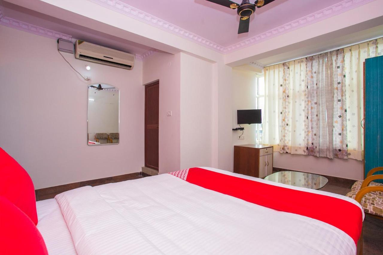 Oyo 16123 Chandana Deluxe Bangalore Buitenkant foto
